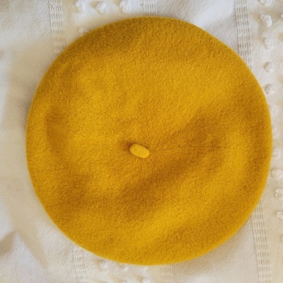 Vintage women's mustard yellow felt wool beret hat - Picture 2 of 4